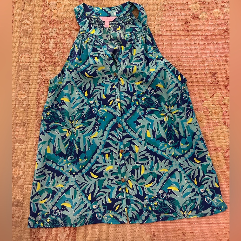 Lilly Pulitzer Bailey 100% silk tank with gold buttons size small